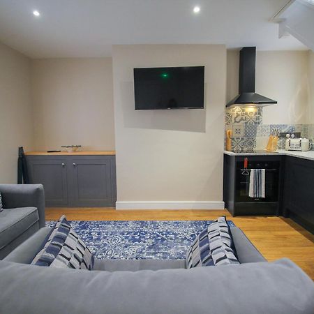 Ashbourne Luxury Suites Bagian luar foto