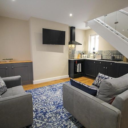 Ashbourne Luxury Suites Bagian luar foto