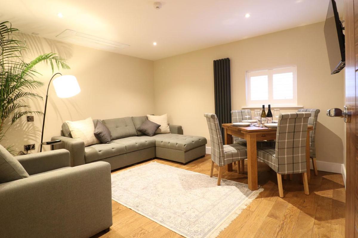 Ashbourne Luxury Suites Bagian luar foto
